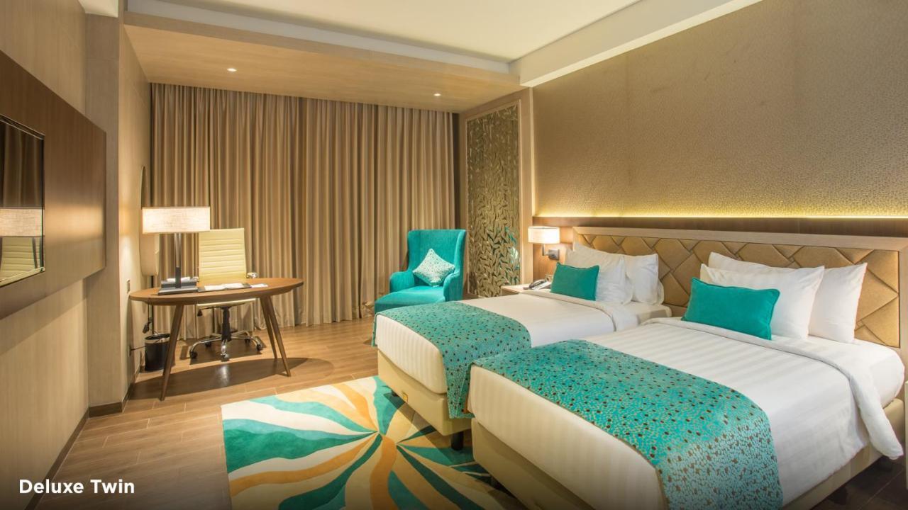 BW Luxury Hotell Jambi Exteriör bild