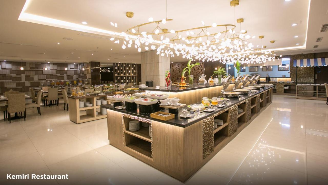 BW Luxury Hotell Jambi Exteriör bild