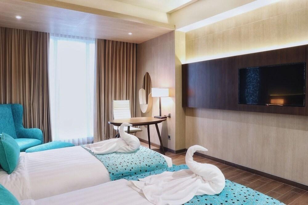 BW Luxury Hotell Jambi Exteriör bild