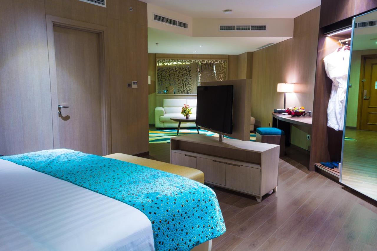 BW Luxury Hotell Jambi Exteriör bild