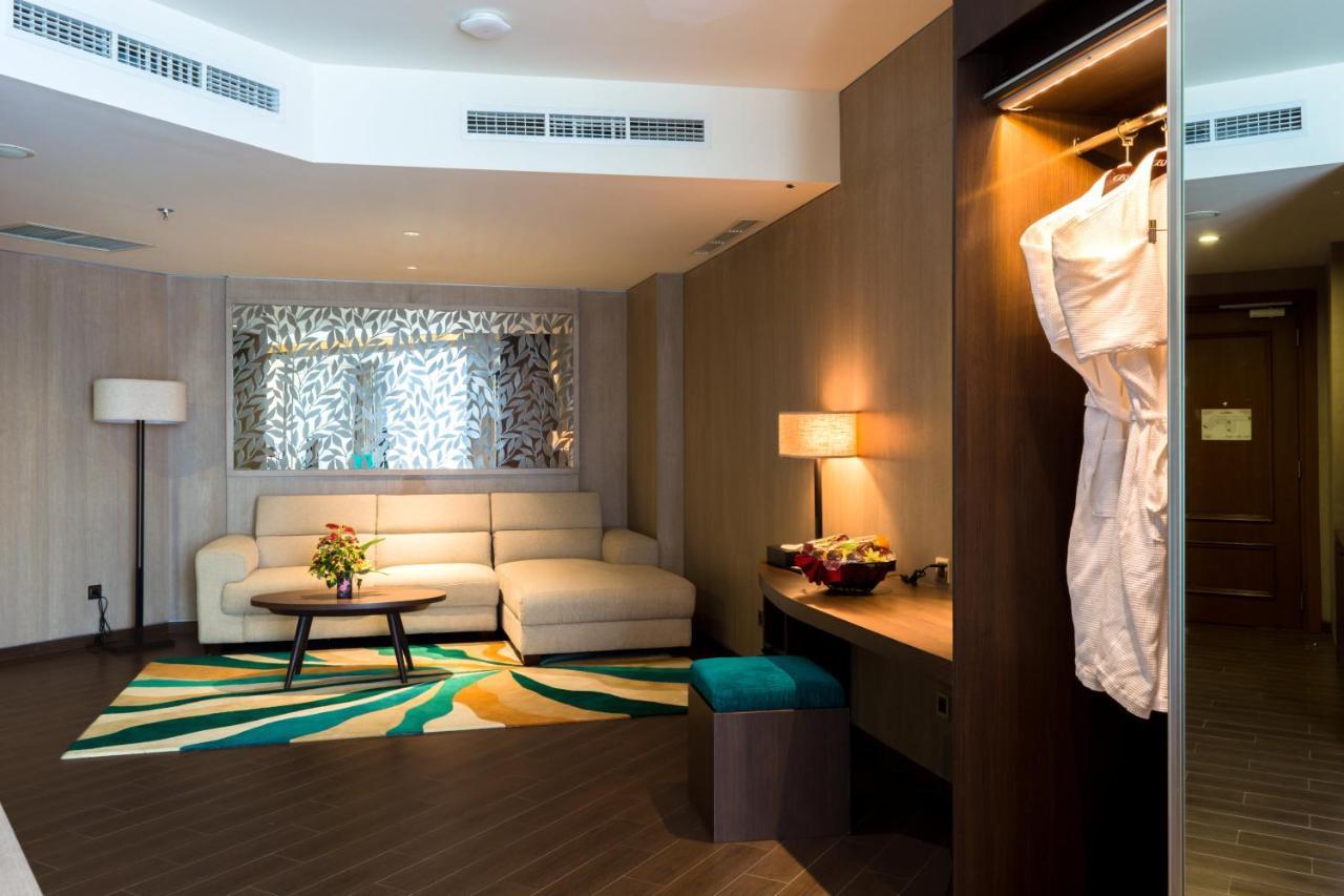 BW Luxury Hotell Jambi Exteriör bild